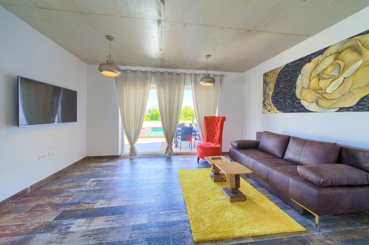 Pax Houses Vrh  Екстер'єр фото